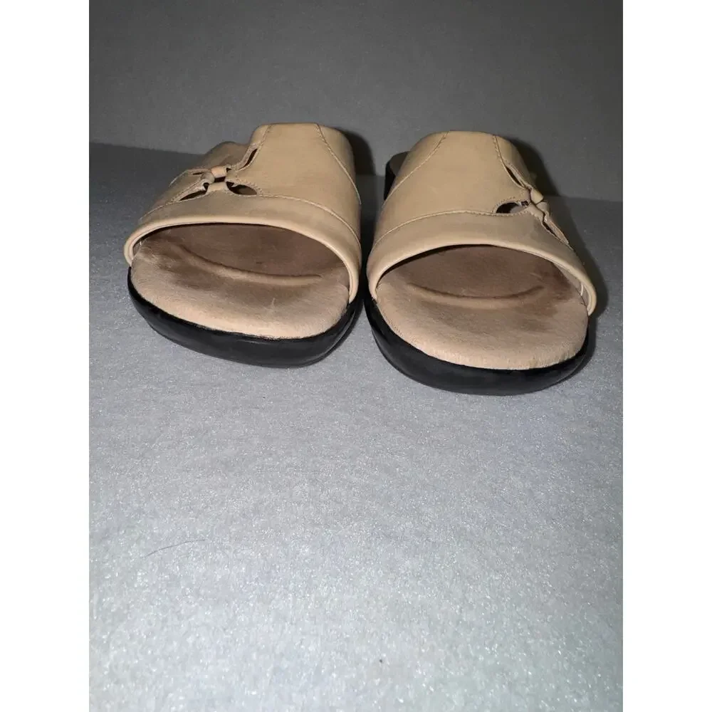 Clarks leather wedge